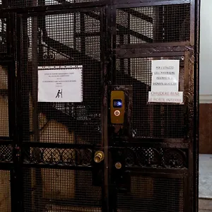 residenza-umberto-i-naples.hotels-amalfi.com/